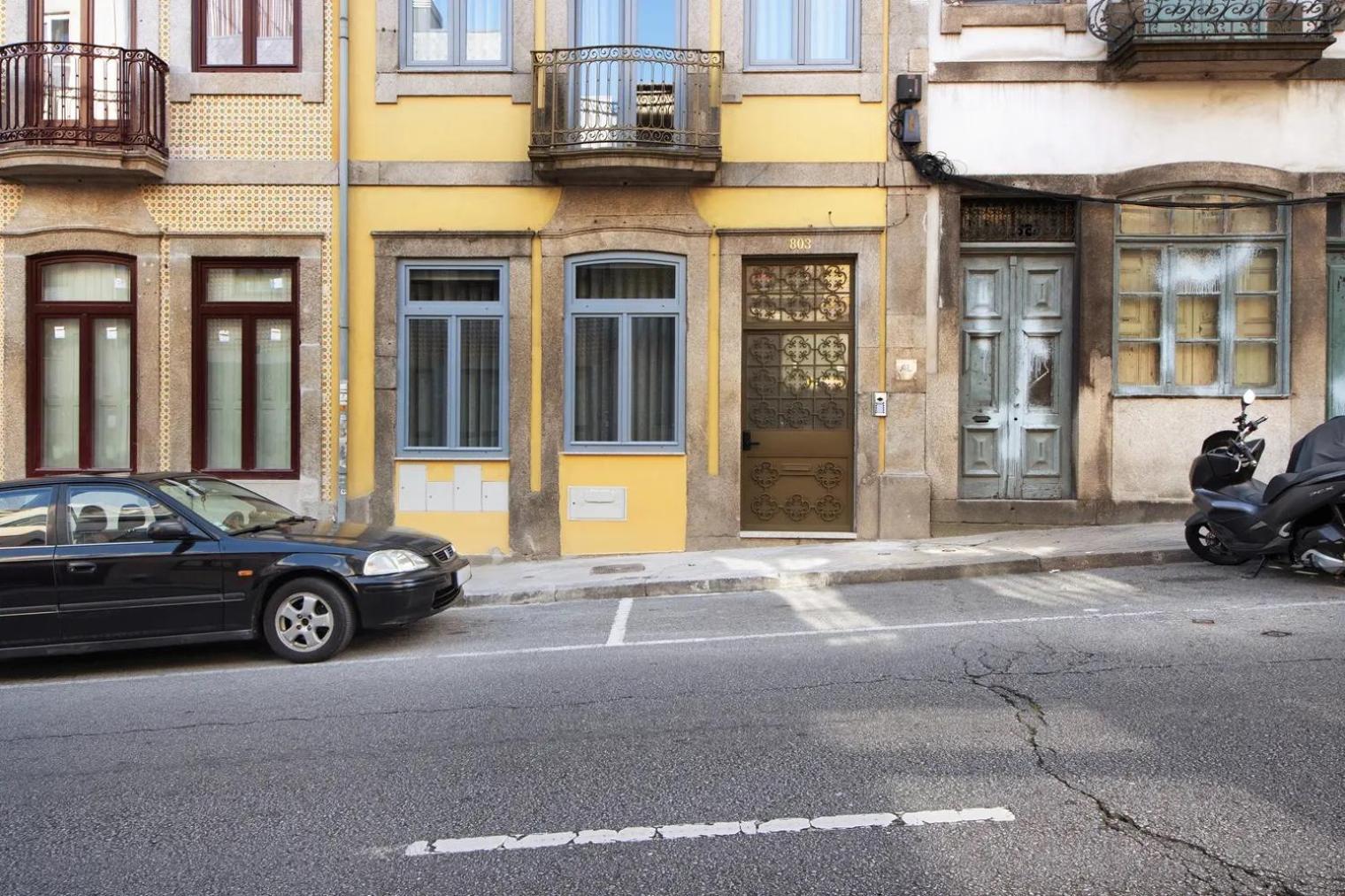 Apartment - - 4 *