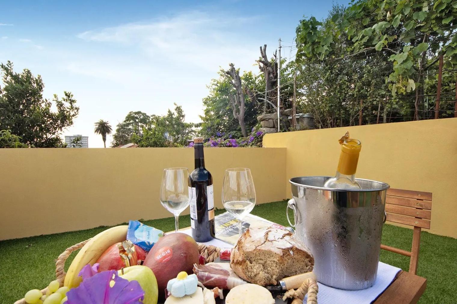 Apartament - - 4 *
